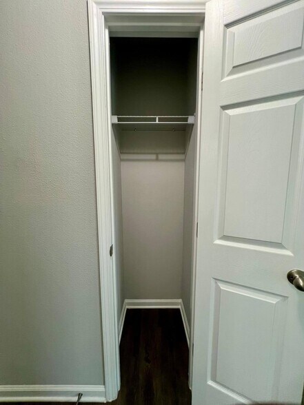 Winter Closet - 8514 Peach St