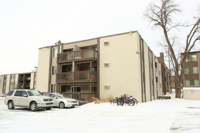 Building Photo - River Park Apartments