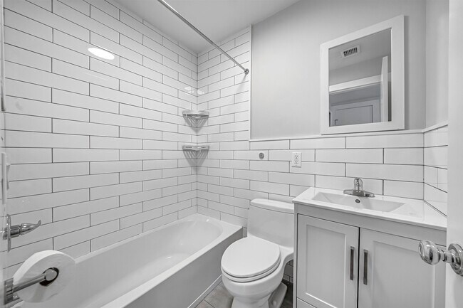 Building Photo - 91 E 21st St