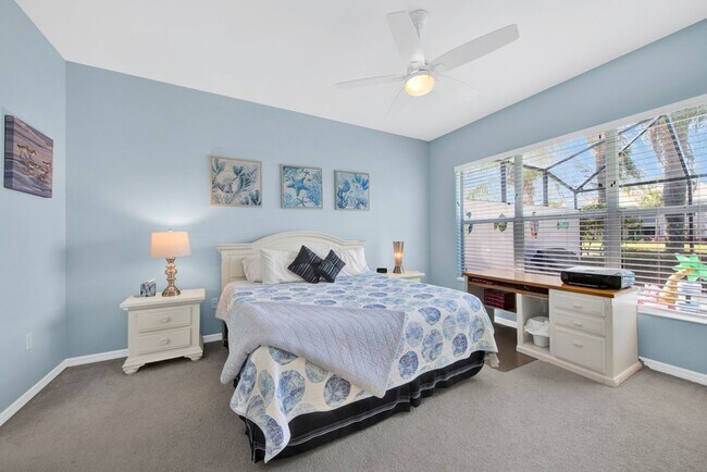 Building Photo - Rarely available Pool villa in Colonial Country Club!