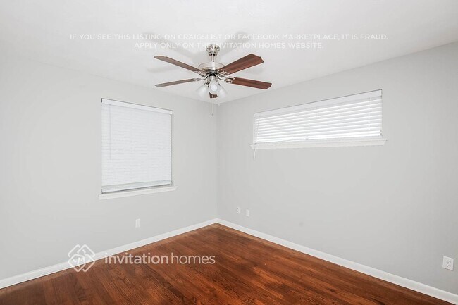 Building Photo - 8514 Sweetwater Dr