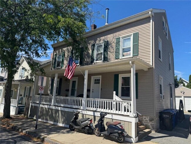 Primary Photo - 10 Hammond St