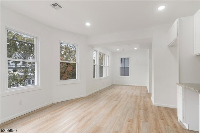 Building Photo - 813 S 12th St