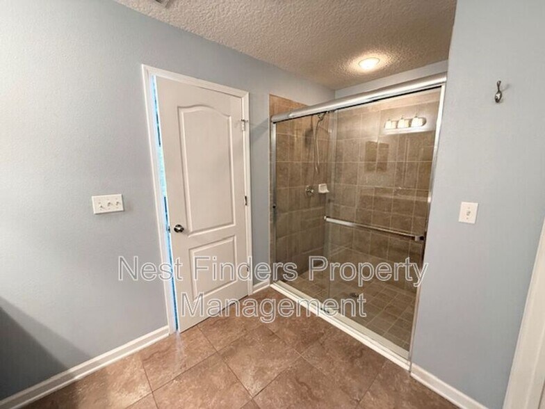 Building Photo - 551 Glendale Ln