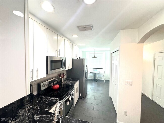 Building Photo - 7790 Woodbrook Cir