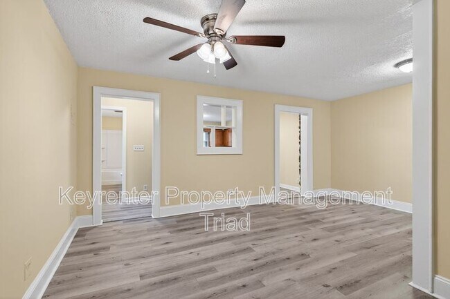 Building Photo - 506 Rocky Knoll Rd