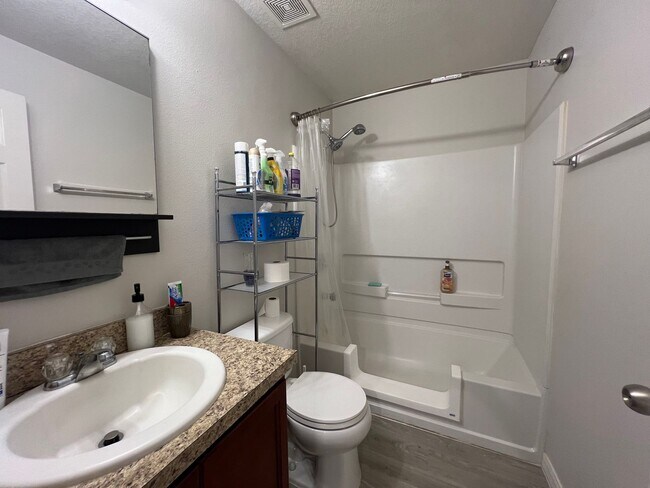 Building Photo - Updated 4 Bedroom, 3 1/2-bathroom home