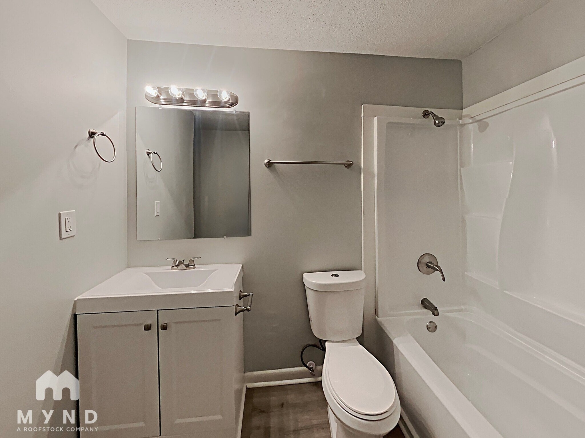 Building Photo - 8989 Leaf Ln