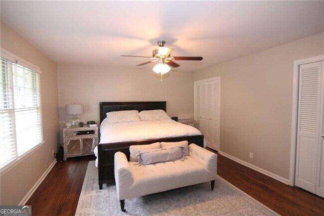 Building Photo - 3571 Sunderland Cir NE