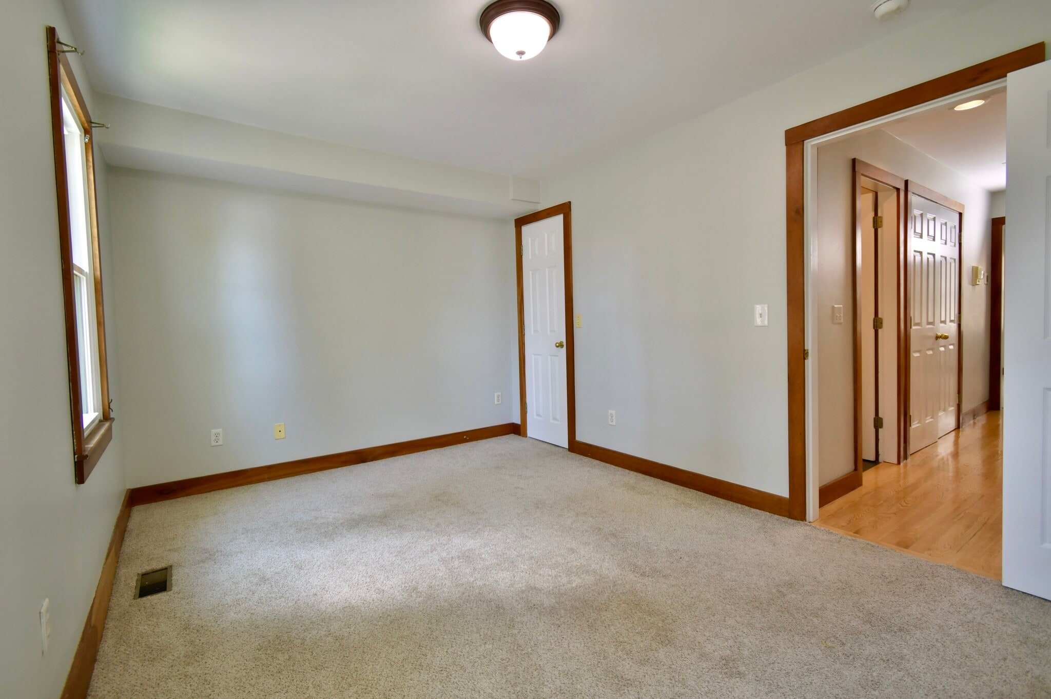 Building Photo - 39E Bellis Cir