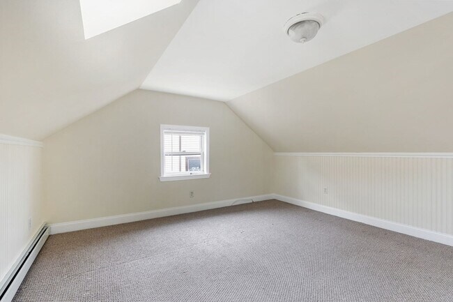 Building Photo - 288 Bowen St