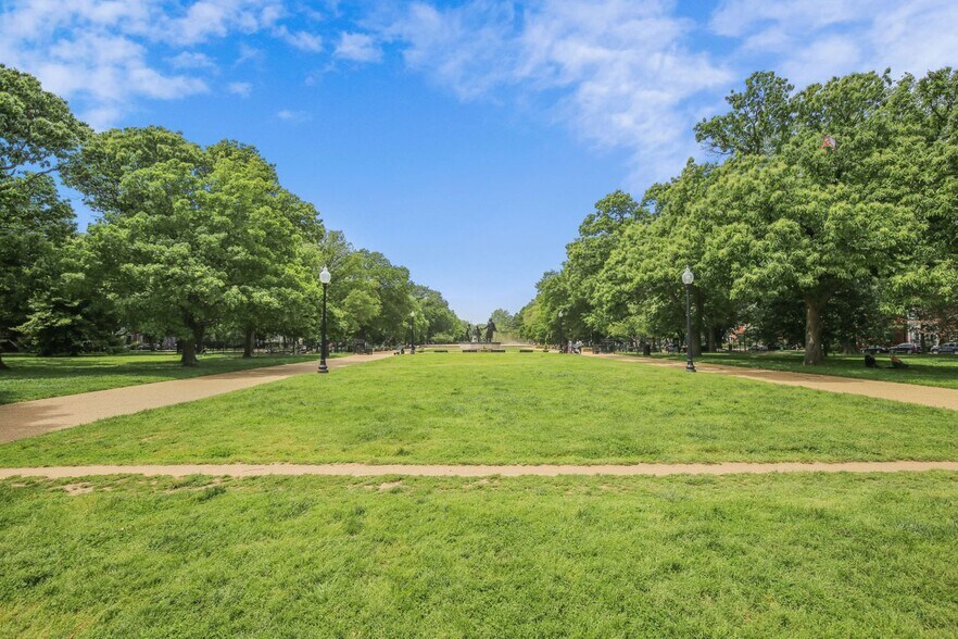 Building Photo - 1110 3rd St NE