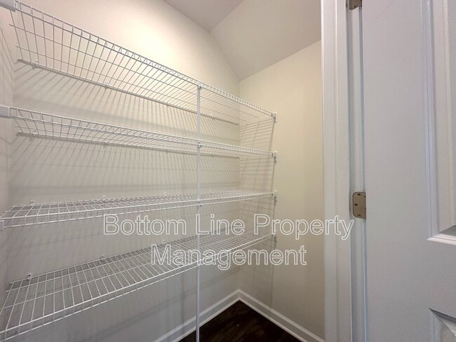 Building Photo - 2129 Allium Dr