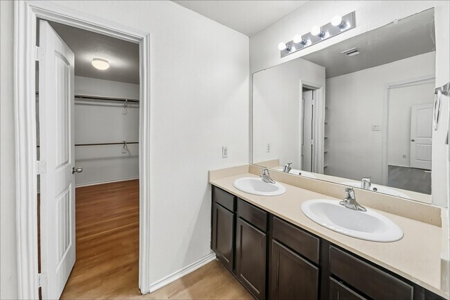 Building Photo - 7211 Alava Dr