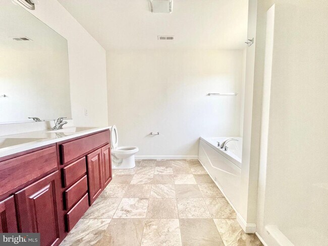 Building Photo - 253 S Marshview Terrace