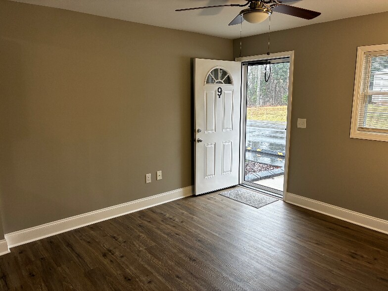 Building Photo - 800 Dodson Mill Rd