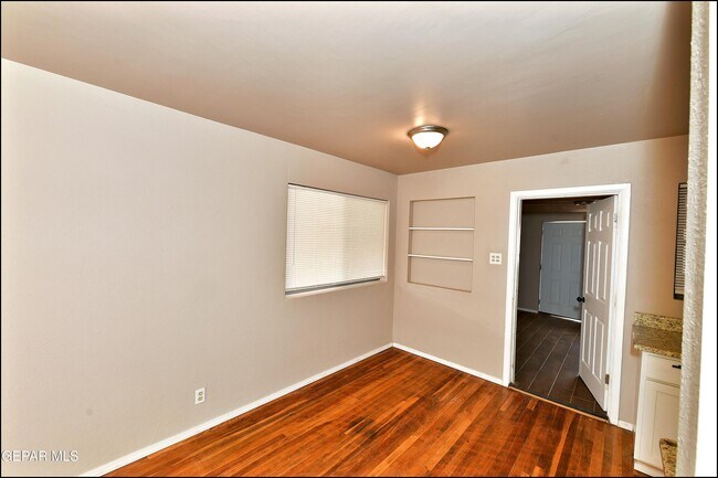 Building Photo - 3125 Hamilton Ave
