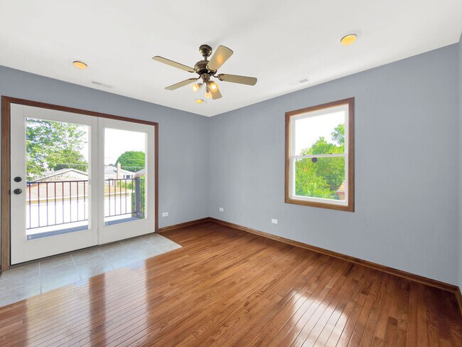 Building Photo - 5845 S Sayre Ave