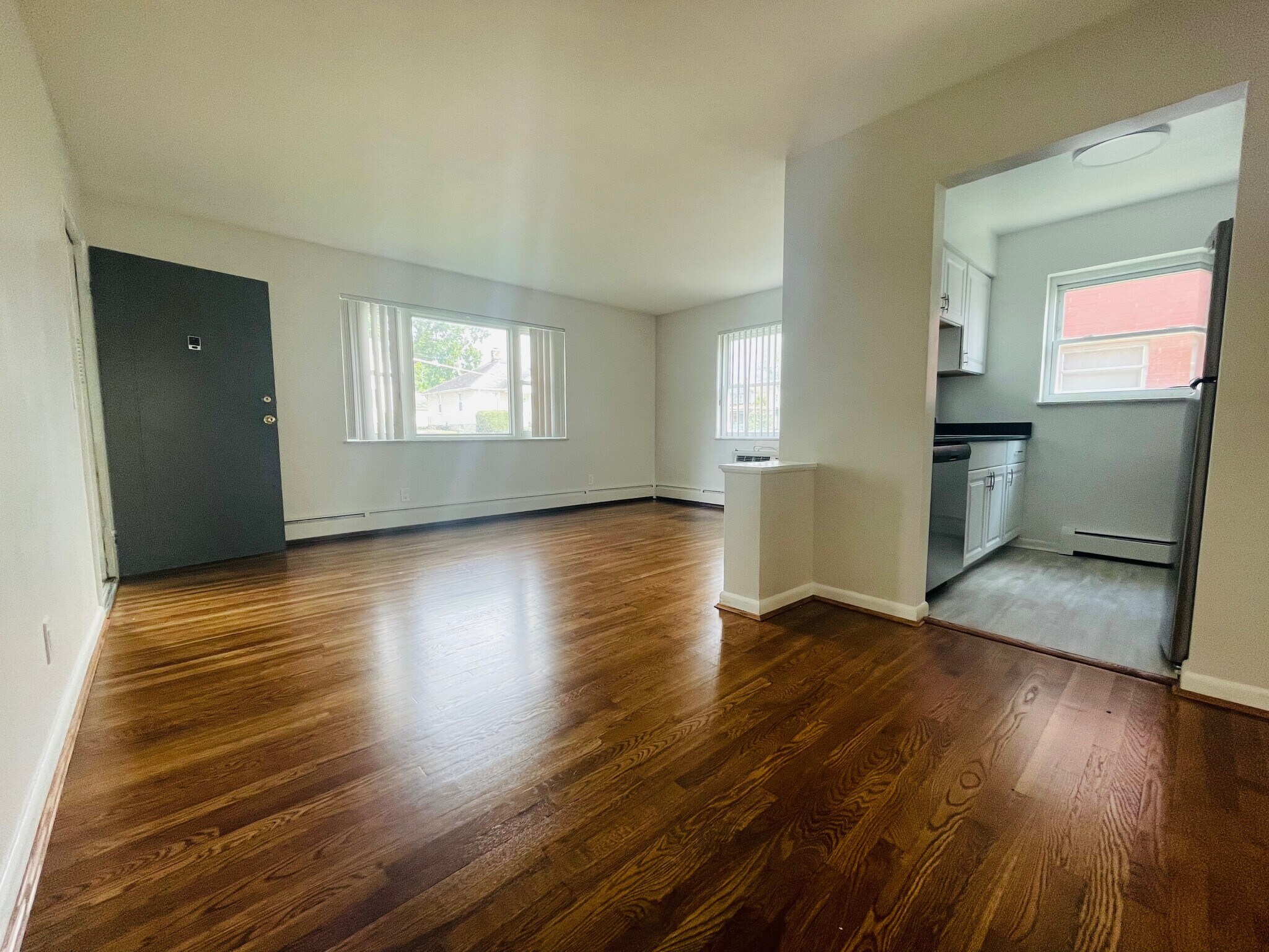 Building Photo - 7803 Lake Ave