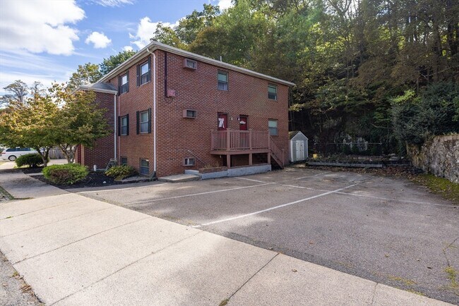 Building Photo - 51 Lynde St