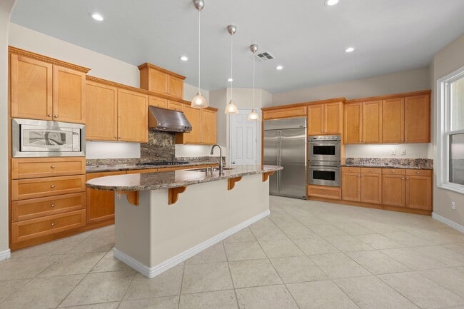 Building Photo - Elegant 5-Bedroom Carmel Valley Home with ...