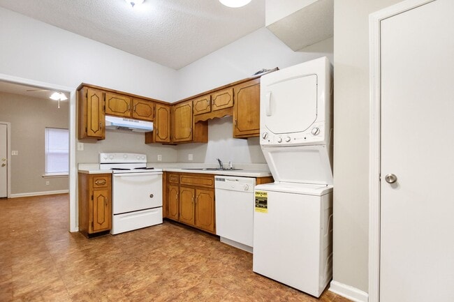 Building Photo - 701 Peachers Dr