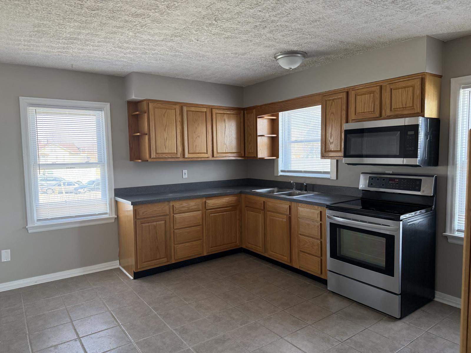 Building Photo - 1733 Bachmann Dr