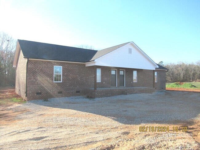 Primary Photo - 405 Northbrook III School Rd