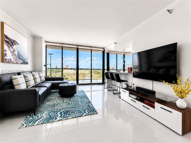 Building Photo - 3640 Yacht Club Dr