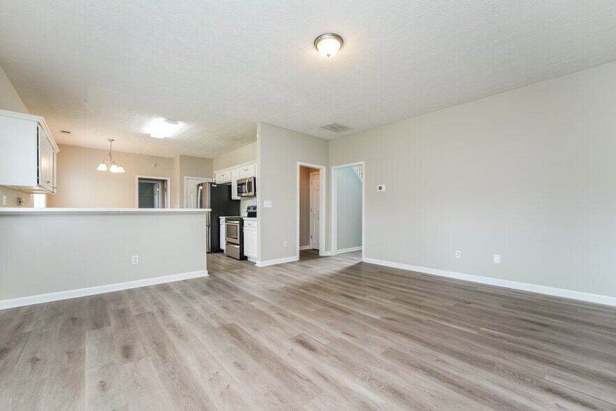 Building Photo - 2307 Santa Anna Ct SE