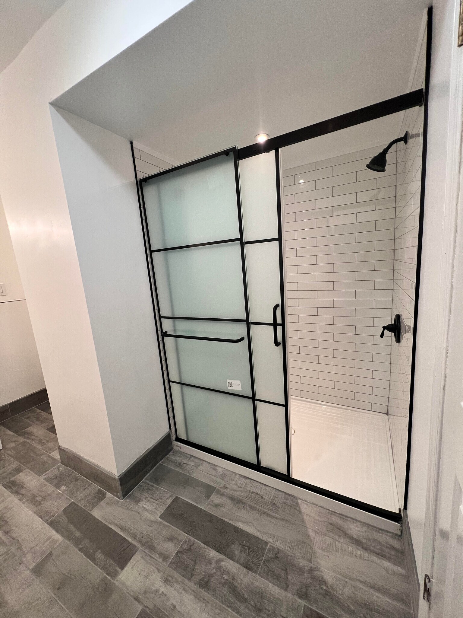 Over size shower - 95 Timothy Cir