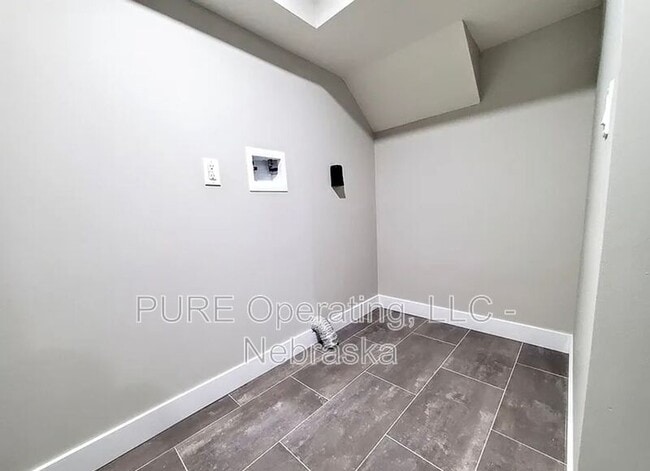 Building Photo - 1402 Dorcas St