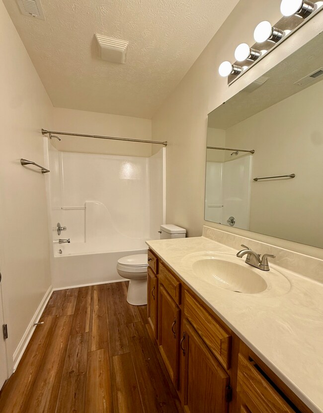 Building Photo - 320 Woodberry Dr