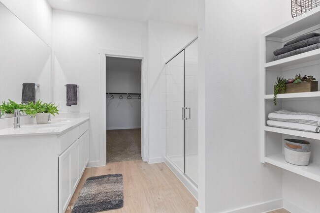 Building Photo - 7811 Bel Fiore Dr