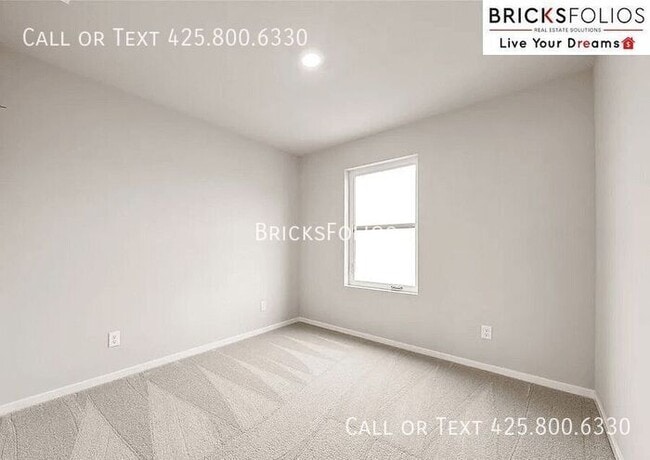 Building Photo - Experience Brand New Living in the Tehaleh...