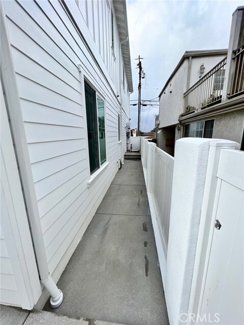 Building Photo - 2304 Harriman Ln