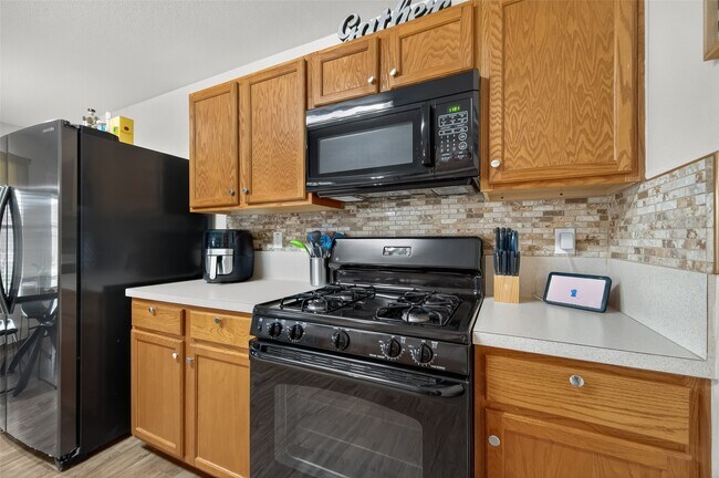 Building Photo - 8311 Tartan Ct