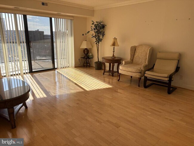 Building Photo - 8380 Greensboro Dr