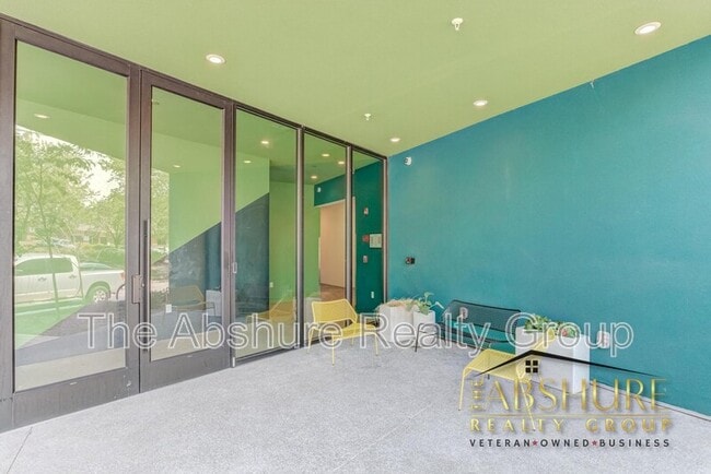 Building Photo - 600 S Duke St