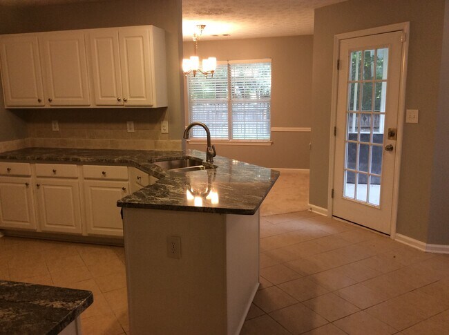 Building Photo - Lovely Ranch Home in Dacula