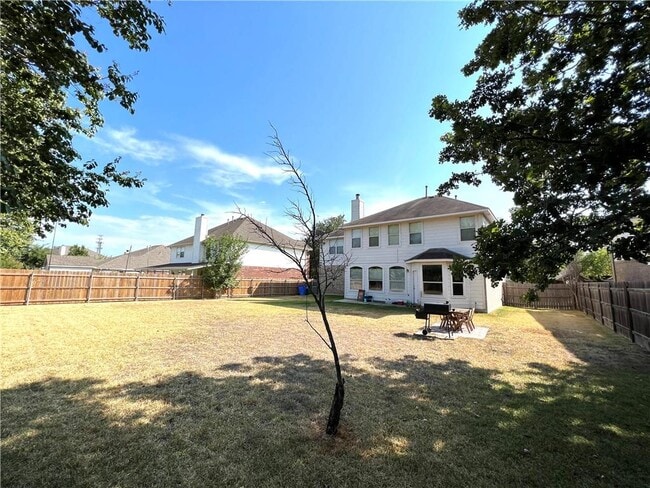 Building Photo - 802 Stevenage Dr