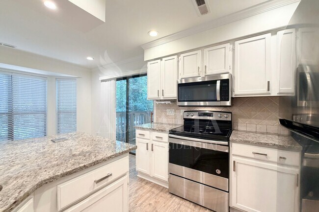 Building Photo - 413 New Kent Pl
