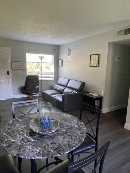 Building Photo - 5525 Lunsford Dr