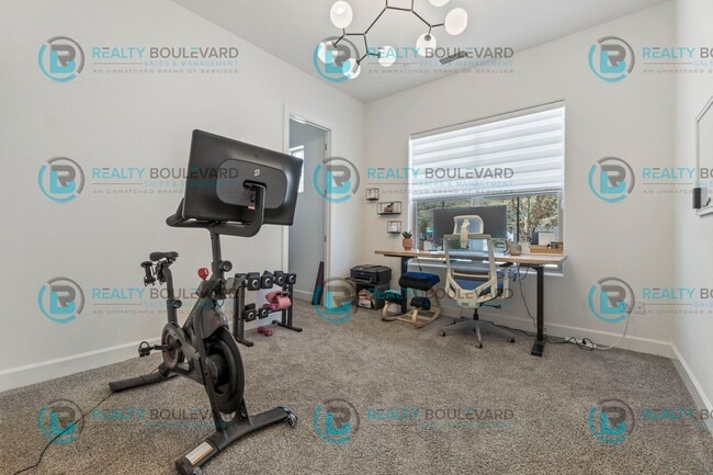 Building Photo - Stylish 3-Bedroom Sanctuary with Sophistic...