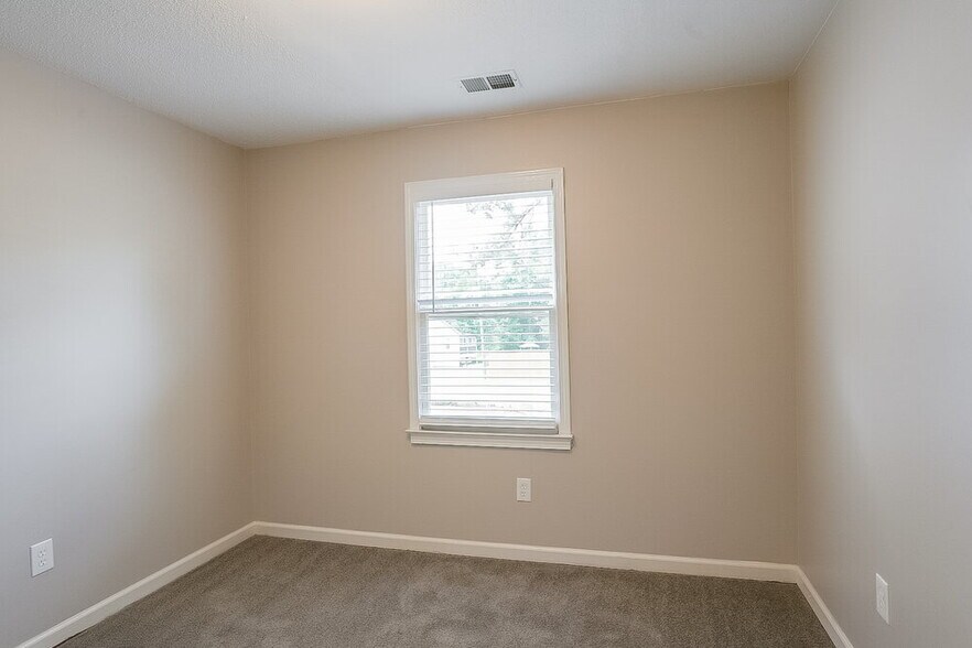 Building Photo - 76 Villa Rosa Dr