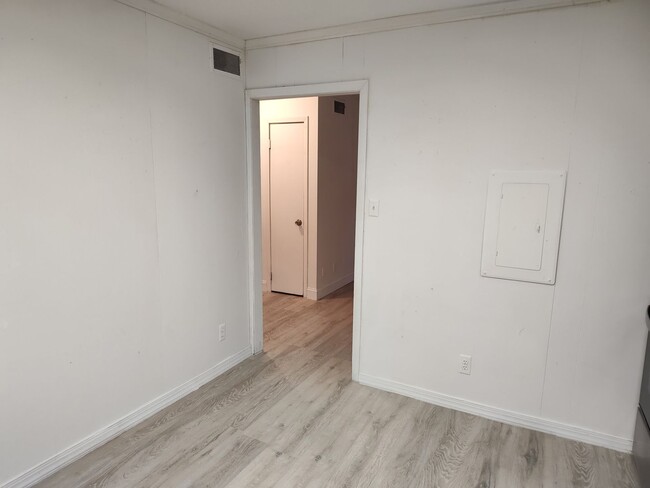 Building Photo - 2 bedroom 1 bath apartment Maryville ( Blo...