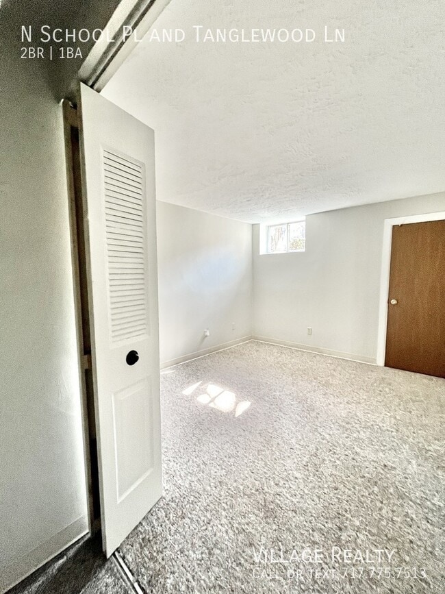 Building Photo - 343 N School Pl