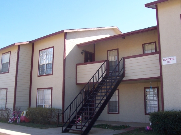 Sandia Apartments - 111 Pipes Dr Dilley TX 78017 | Apartment Finder