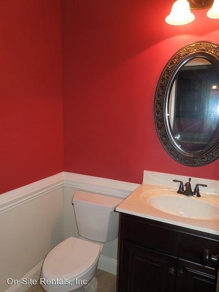 Building Photo - 5 br, 3.5 bath House - 11 Racquet Court