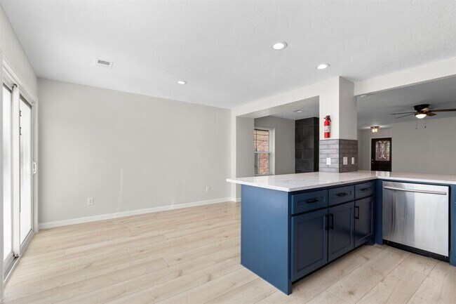 Building Photo - 1204 Gerona Blvd
